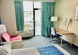 Days Inn by Wyndham Virginia Beach At The Beach 5