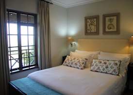 MontMartre Chalets & Venue 2