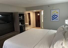Holiday Inn Express BURLINGTON by IHG 5