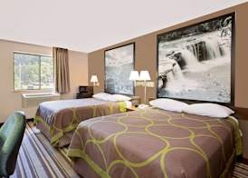 Super 8 by Wyndham Elkins 4