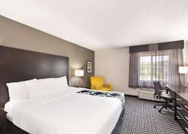 La Quinta by Wyndham Milwaukee Delafield 4