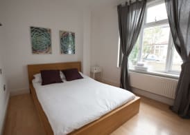Tooting Rooms & Studio by PrimeCityHosts 3