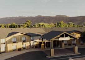Slackline Moab, Outset Collection by Hilton 2