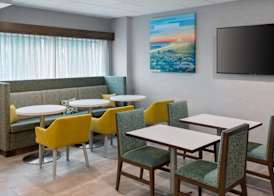 Hampton Inn Coventry-Warwick Area 5
