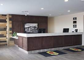 Super 8 by Wyndham Spruce Grove 4