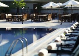 Mövenpick Hotel & Apartments Bur Dubai 4