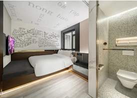 Jinglai Hotel · Light Luxury - Shanghai Bund Joy City Branch 3