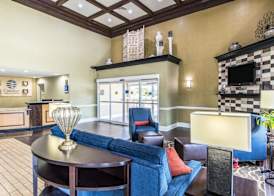 Comfort Inn & Suites Greenwood near University 4