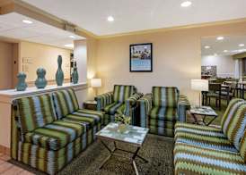 La Quinta Inn & Suites by Wyndham Sawgrass 2