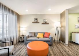 WoodSpring Suites Colton 4