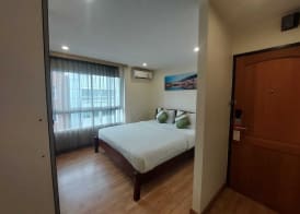 V Check inn Sukhumvit 22 4