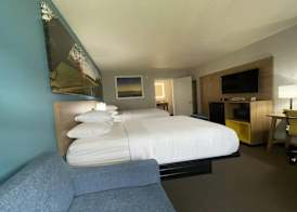 Days Inn & Suites by Wyndham York 5