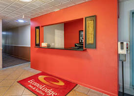 Econo Lodge Inn & Suites Granite City - St Louis 3