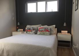 Central Claremont Garden Apartment 2