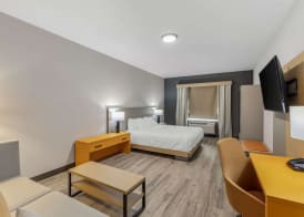 Comfort Suites Cheyenne 4