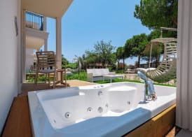 La Benata Beach Hotel 4