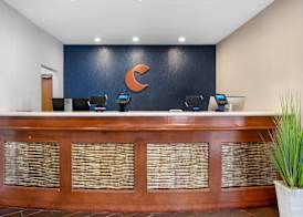 Comfort Inn & Suites North Greenfield 3