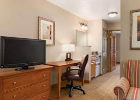 Country Inn & Suites by Radisson, Sycamore, IL 4