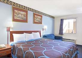 Super 8 by Wyndham Suwanee 5