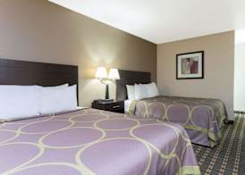 Super 8 by Wyndham Springfield East 4