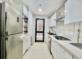 NEW Bright and Luxurious 2bds in Rd Malaga B10 4