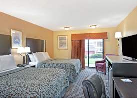 Days Inn by Wyndham Washington 3