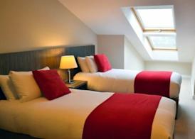 Carrick Plaza Suites and Apartments 3
