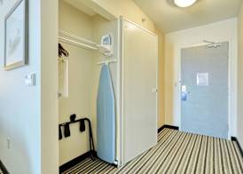 Holiday Inn Express & Suites BATAVIA - DARIEN LAKE by IHG 4