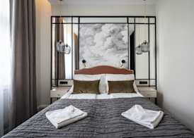 Astoria Boutique Suites- Best Location by BQA 4