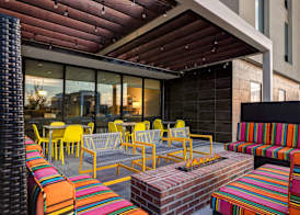 Home2 Suites By Hilton DeKalb 5