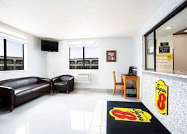 Super 8 by Wyndham Chester/Richmond Area 2