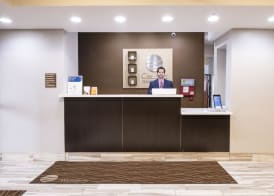 Comfort Inn & Suites Near Medical Center 2