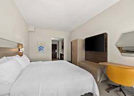 Holiday Inn Express & Suites RALEIGH NE - MEDICAL CTR AREA by IHG 5
