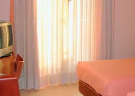 Hotel Sant Quirze De Besora 2