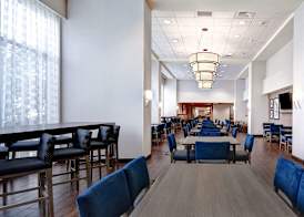 Hampton Inn & Suites Alexandria Old Town Area South 2