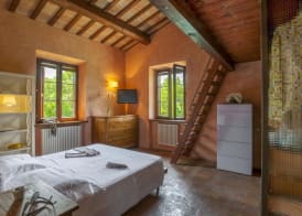 Marche Villa Close Culture 4