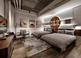 STABLE HOTEL 2
