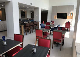 Holiday Inn Express & Suites ROCHESTER-VICTOR by IHG 3