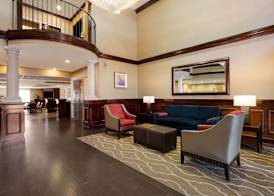 Comfort Suites Near University 4