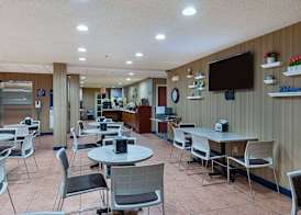 Microtel Inn & Suites by Wyndham Dry Ridge 2