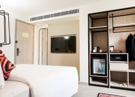 Golden Tulip Lucknow 4
