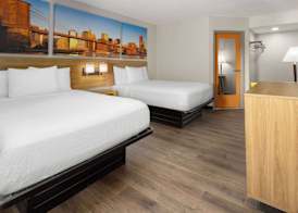 Days Inn & Suites by Wyndham Albany 5