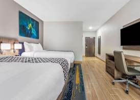 La Quinta Inn & Suites by Wyndham Galveston West Seawall 5