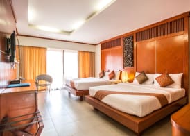 Lanta Casuarina Beach Resort 3