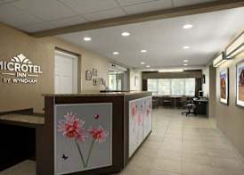Microtel Inn By Wyndham Mineral Wells/Parkersburg 2