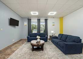 Days Inn & Suites by Wyndham Mt Pleasant 2