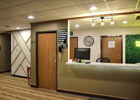 Super 8 by Wyndham Antigo 3