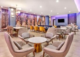 La Quinta Inn & Suites by Wyndham Terrell 4