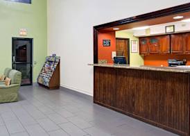 Super8 by Wyndham NEARBY Clearwater St Petersburg International Airport 3