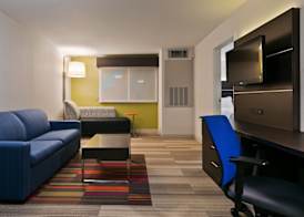 Holiday Inn Express & Suites BURLINGTON by IHG 3